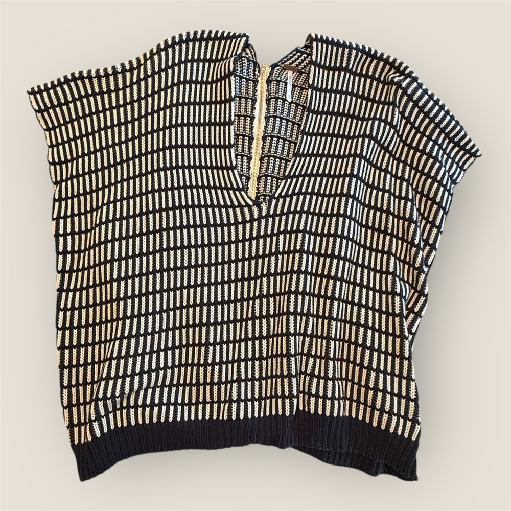 Free People Black and White Women's Top dolman sleeves